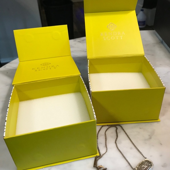 Vintage Kendra Scott Necklace with 2 Boxes - Picture 5 of 12